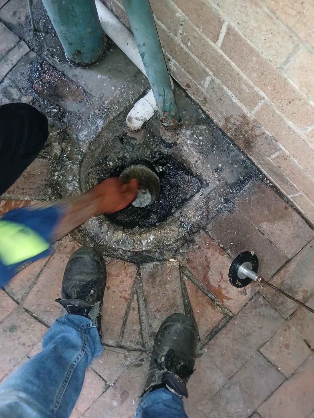 Mondeor Plumbing Services — plumber in Comet